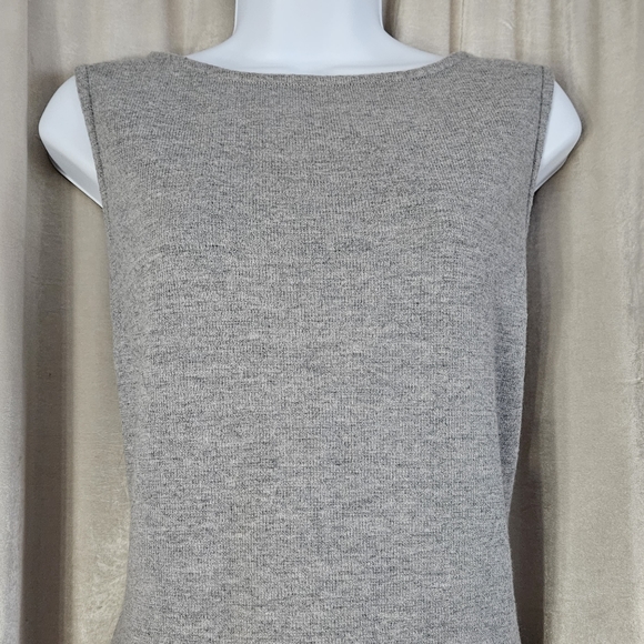 NWOT St John gray wool blend sweater shell top Womens Medium - Picture 6 of 6